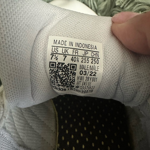 Gently used Adidas grand court 2.0 sneakers - Picture 9 of 9